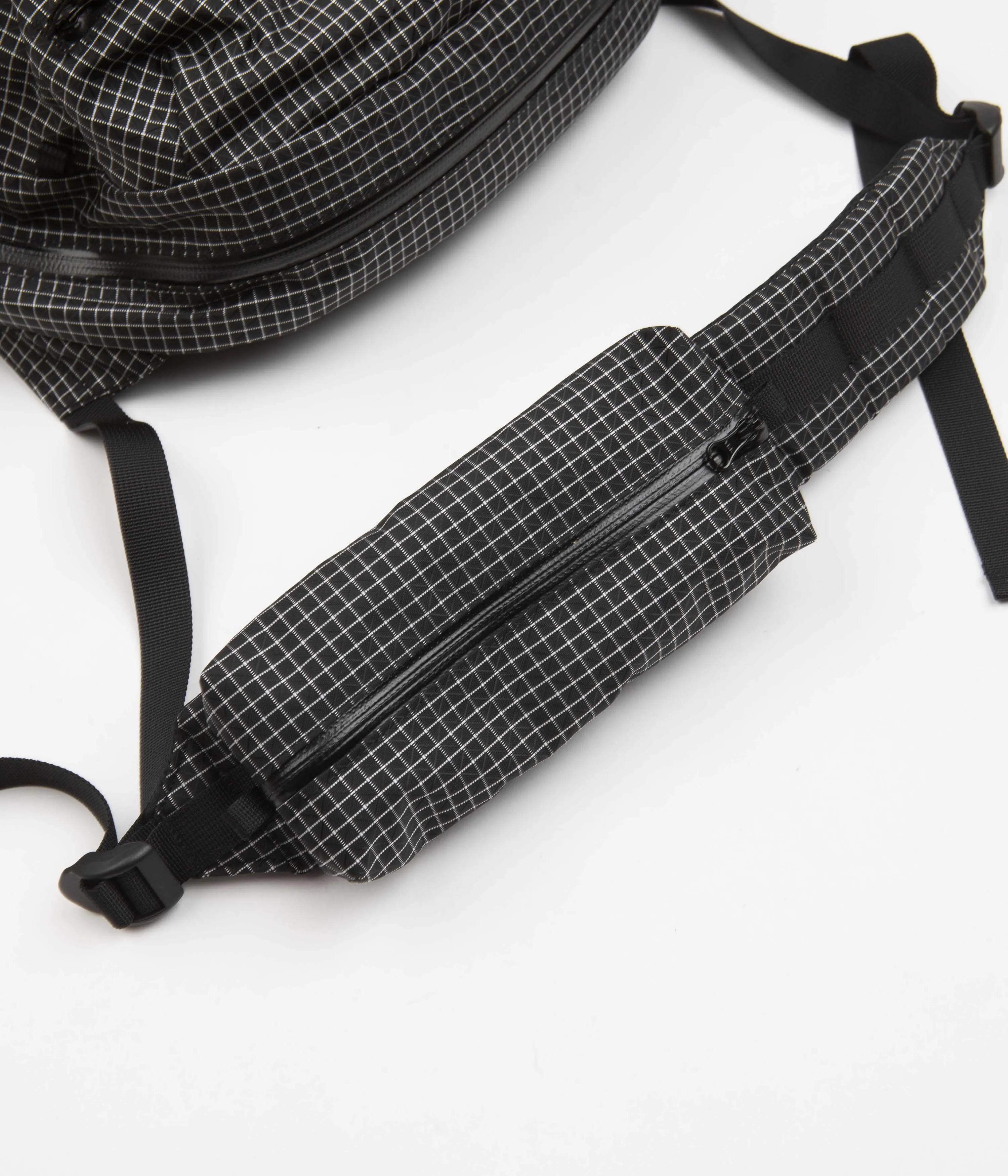 Cayl Grid Commute Bag - Black