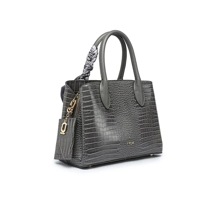 Exudes Elegant Handbag BD 124