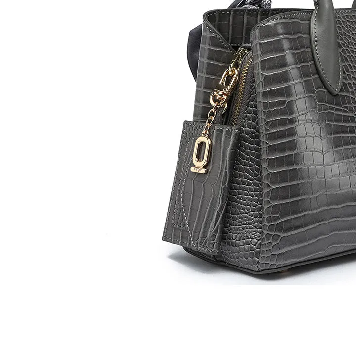 Exudes Elegant Handbag BD 124